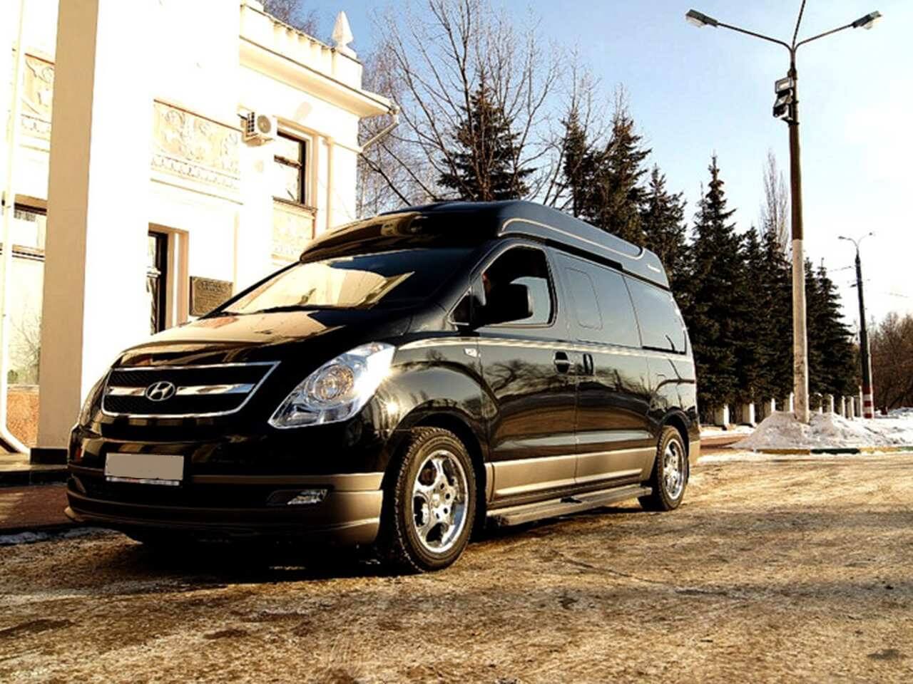 Hyundai Starex